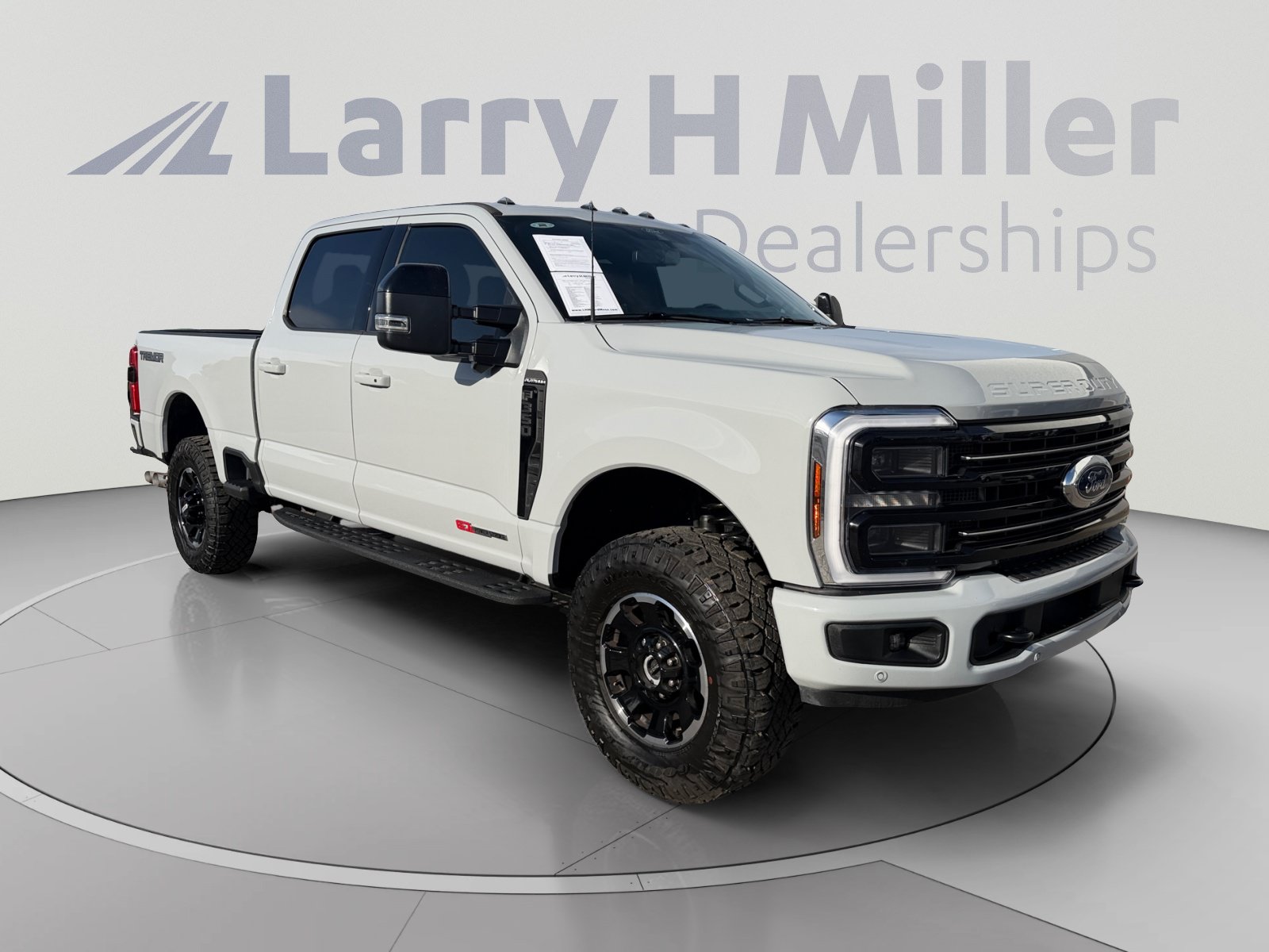 Used 2026 Ford F350 Platinum w/ Tremor Off-Road Package AWD/4WD image 7