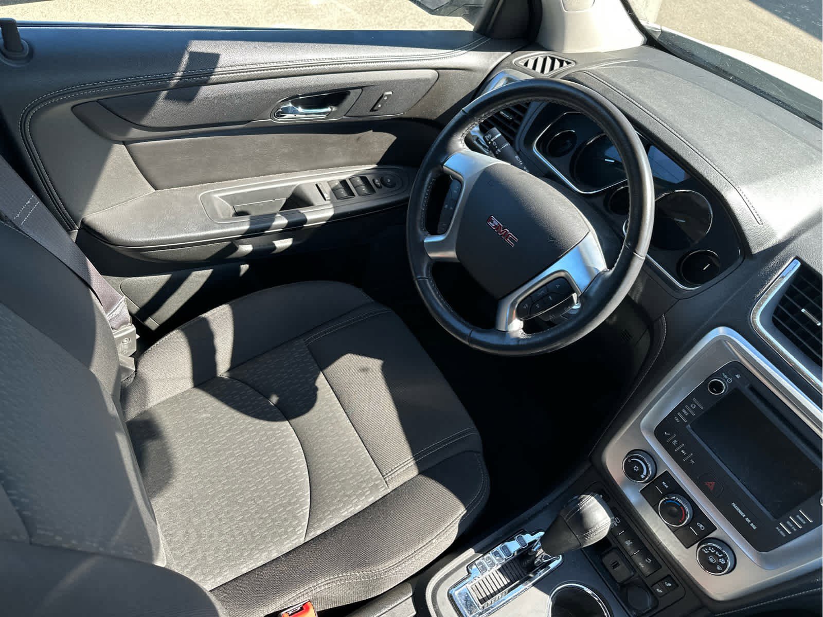 Used 2015 GMC Acadia SLE FWD image 7
