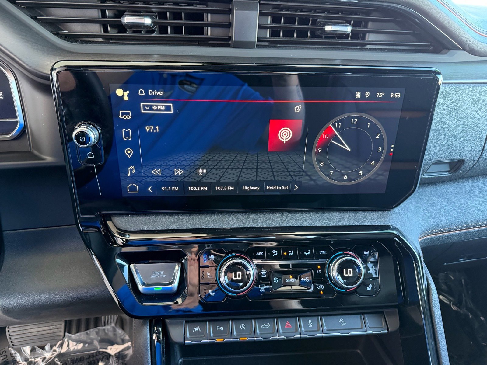 Used 2025 GMC Sierra 1500 AT4 image 10