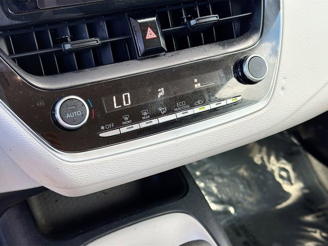 Used 2024 Toyota Corolla LE image 30