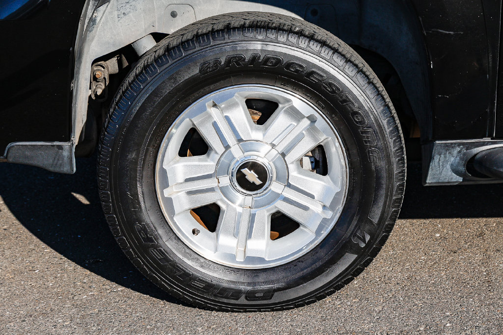 Used 2009 Chevrolet Avalanche LT w/ Suspension Package, Off-Road AWD/4WD image 16