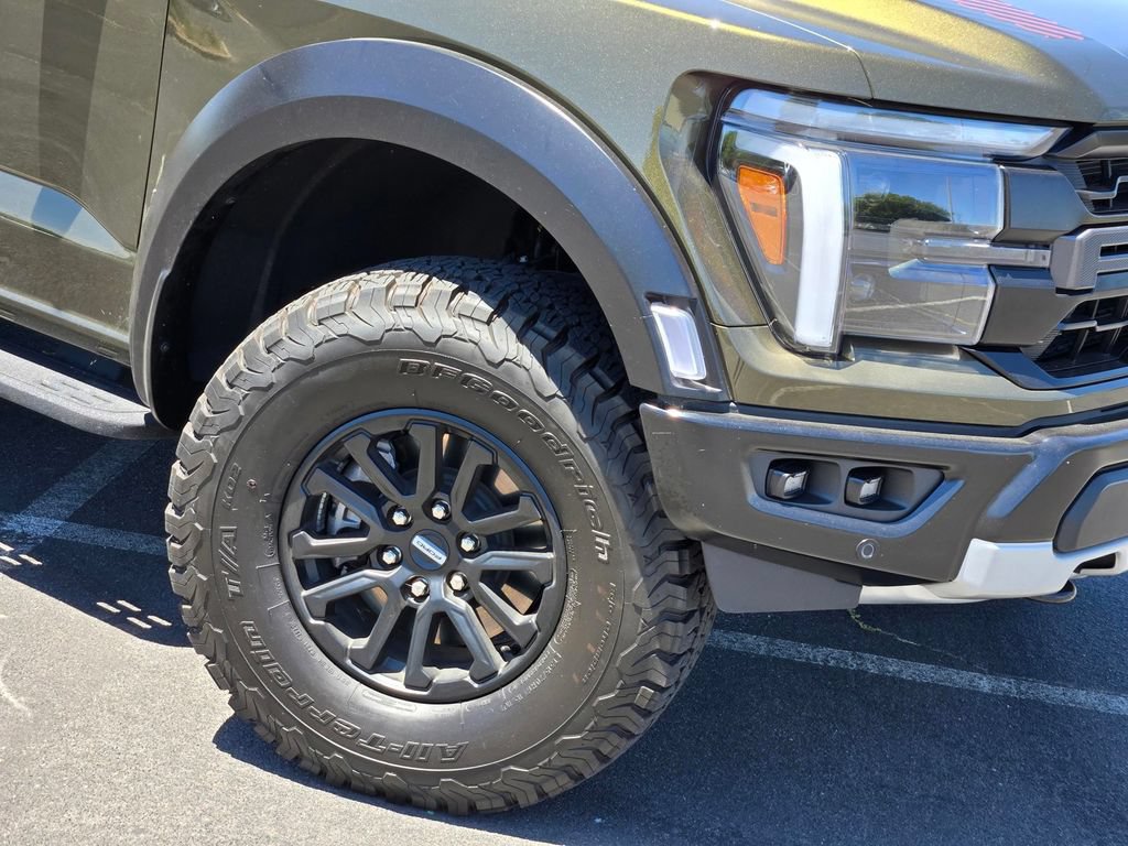 Used 2025 Ford F150 Raptor AWD/4WD image 9