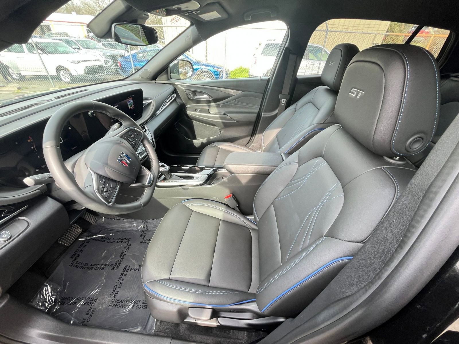 Used 2025 Buick Envista Sport Touring image 24