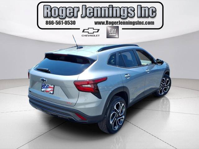 Used 2024 Chevrolet Trax RS w/ Sunroof Package FWD image 4