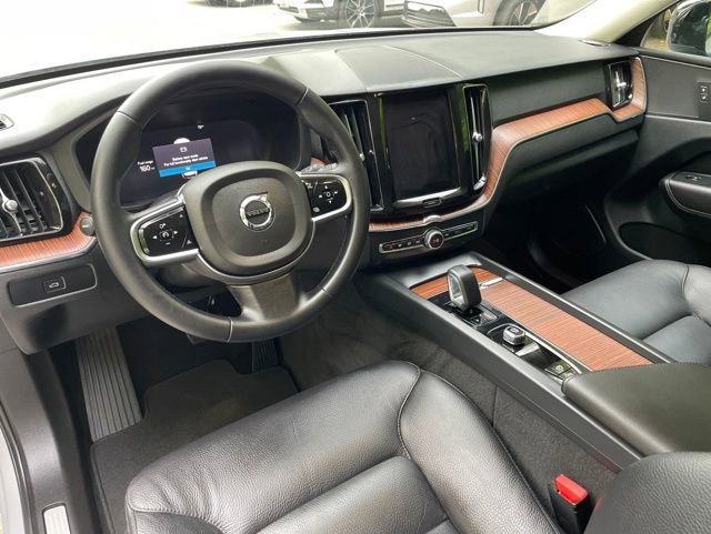 Certified 2023 Volvo XC60 B5 Plus AWD/4WD image 17