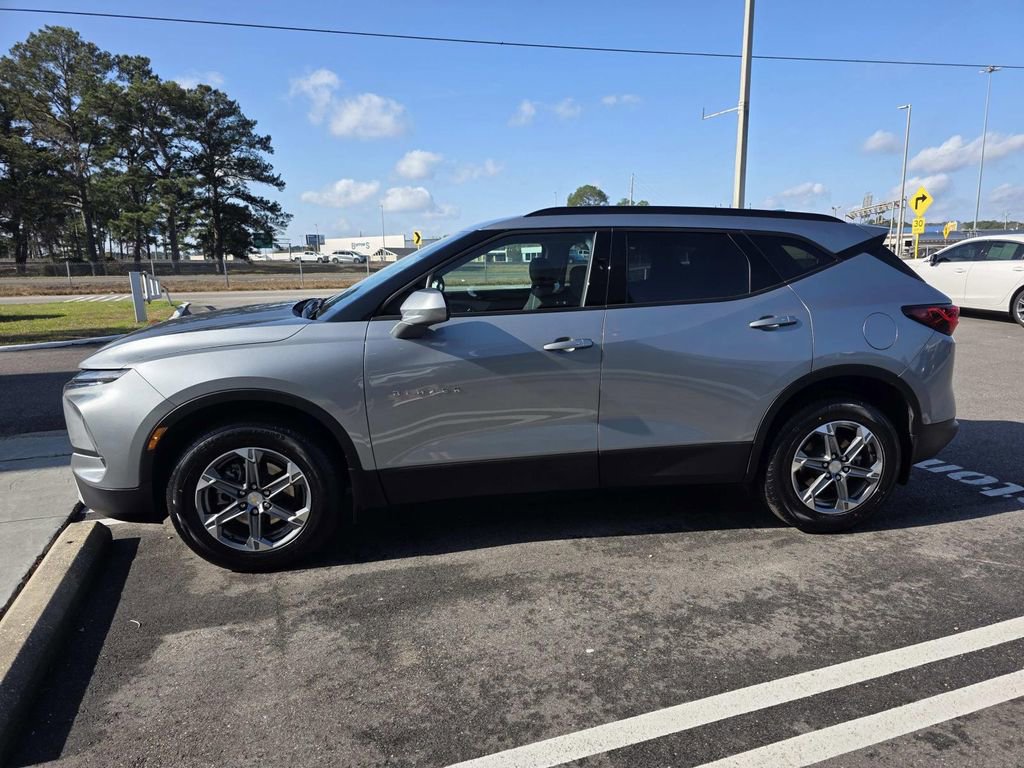 Used 2023 Chevrolet Blazer LT w/ Convenience Package image 4