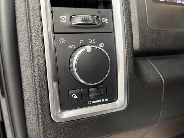 Used 2024 RAM 1500 Classic SLT image 32