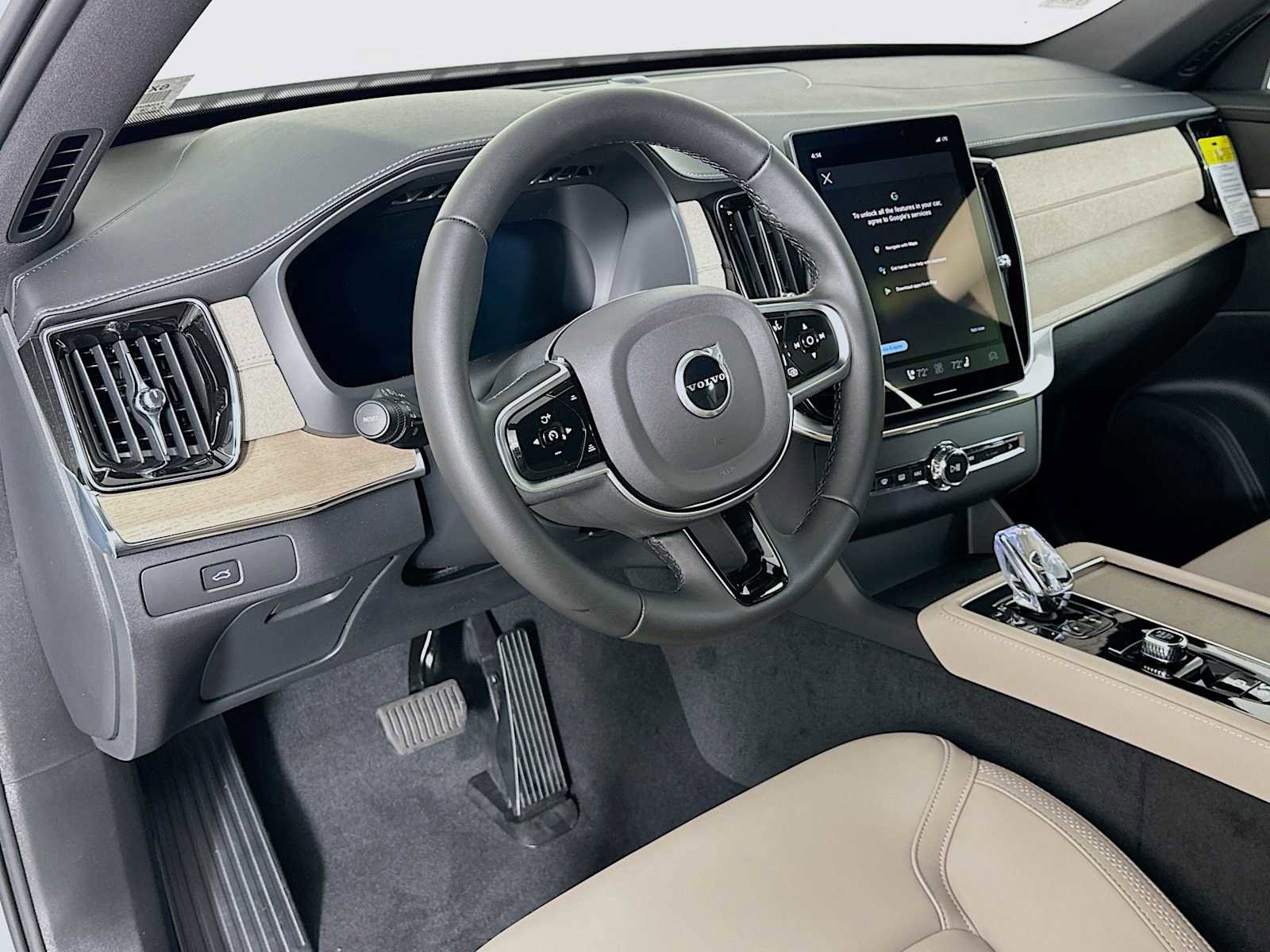 New 2026 Volvo XC90 B6 Plus w/ Protection Package image 9