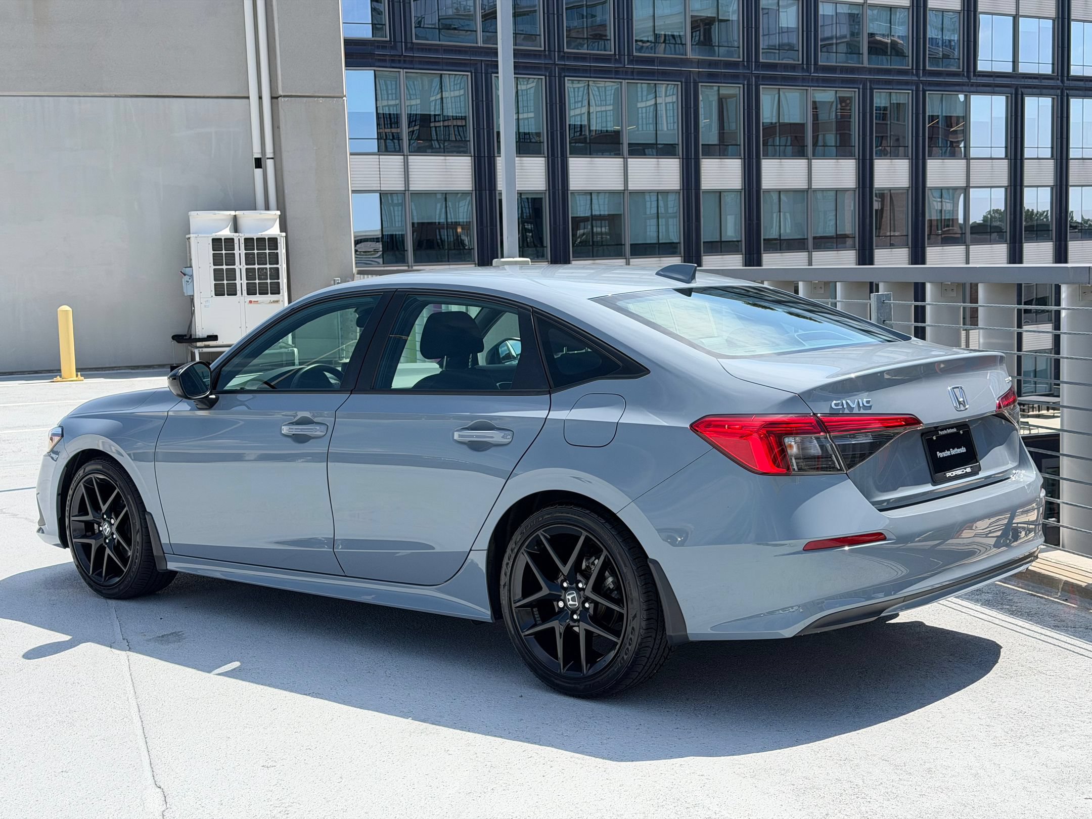 Used 2022 Honda Civic Sport image 3