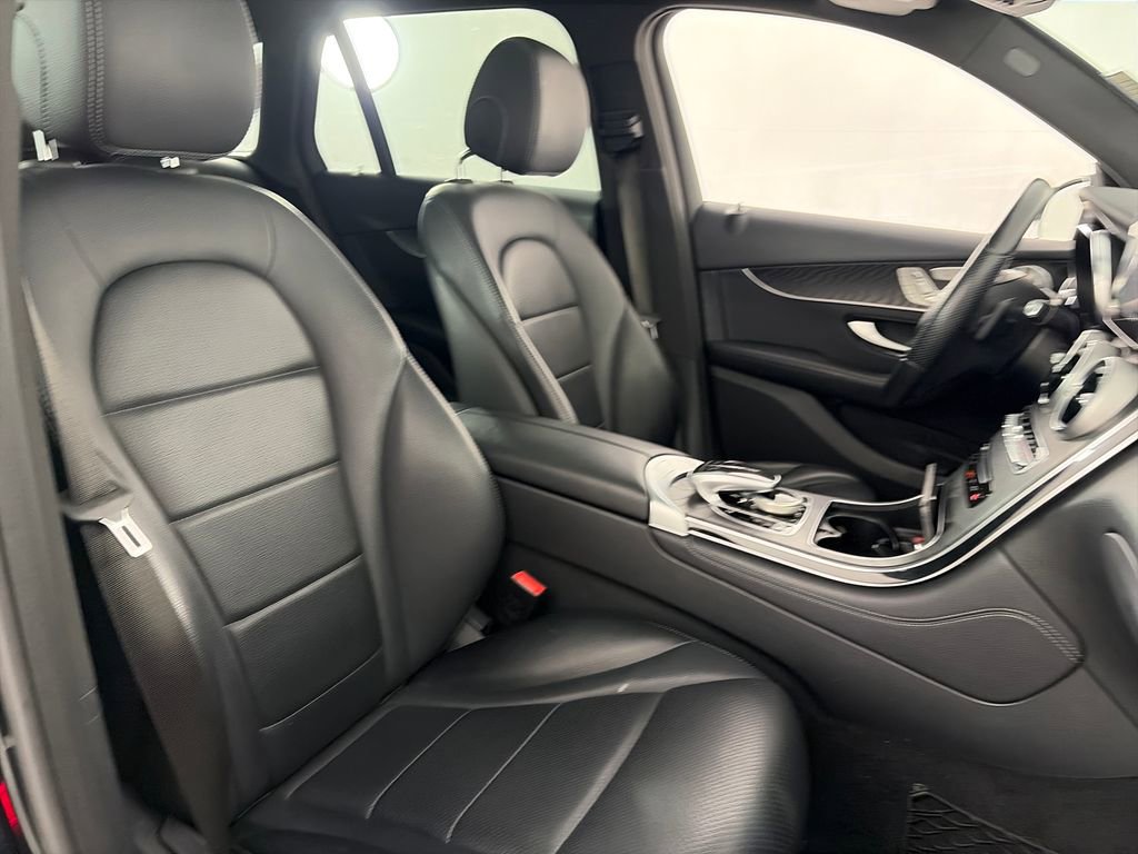 Used 2018 Mercedes-Benz GLC 300 4MATIC image 31