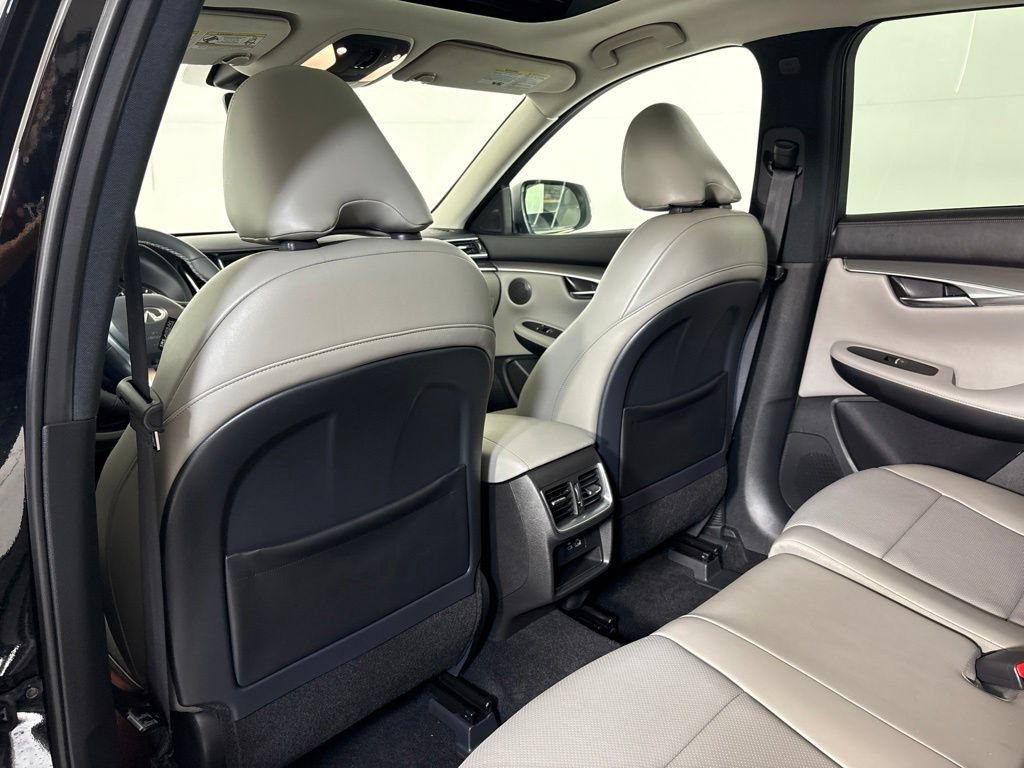 Used 2023 INFINITI QX50 Luxe FWD image 19