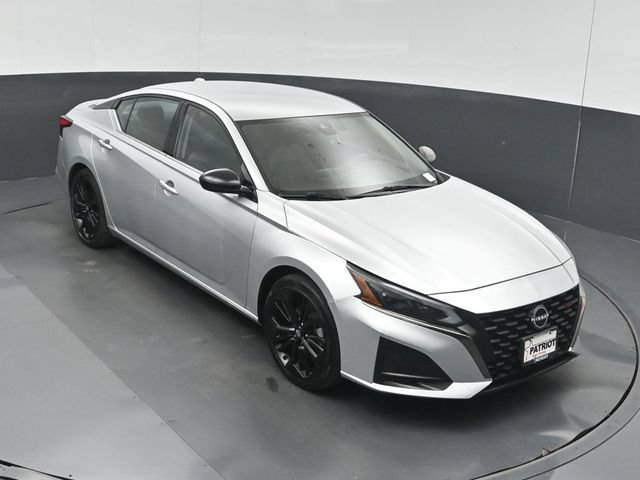 Used 2023 Nissan Altima 2.5 SR FWD image 41