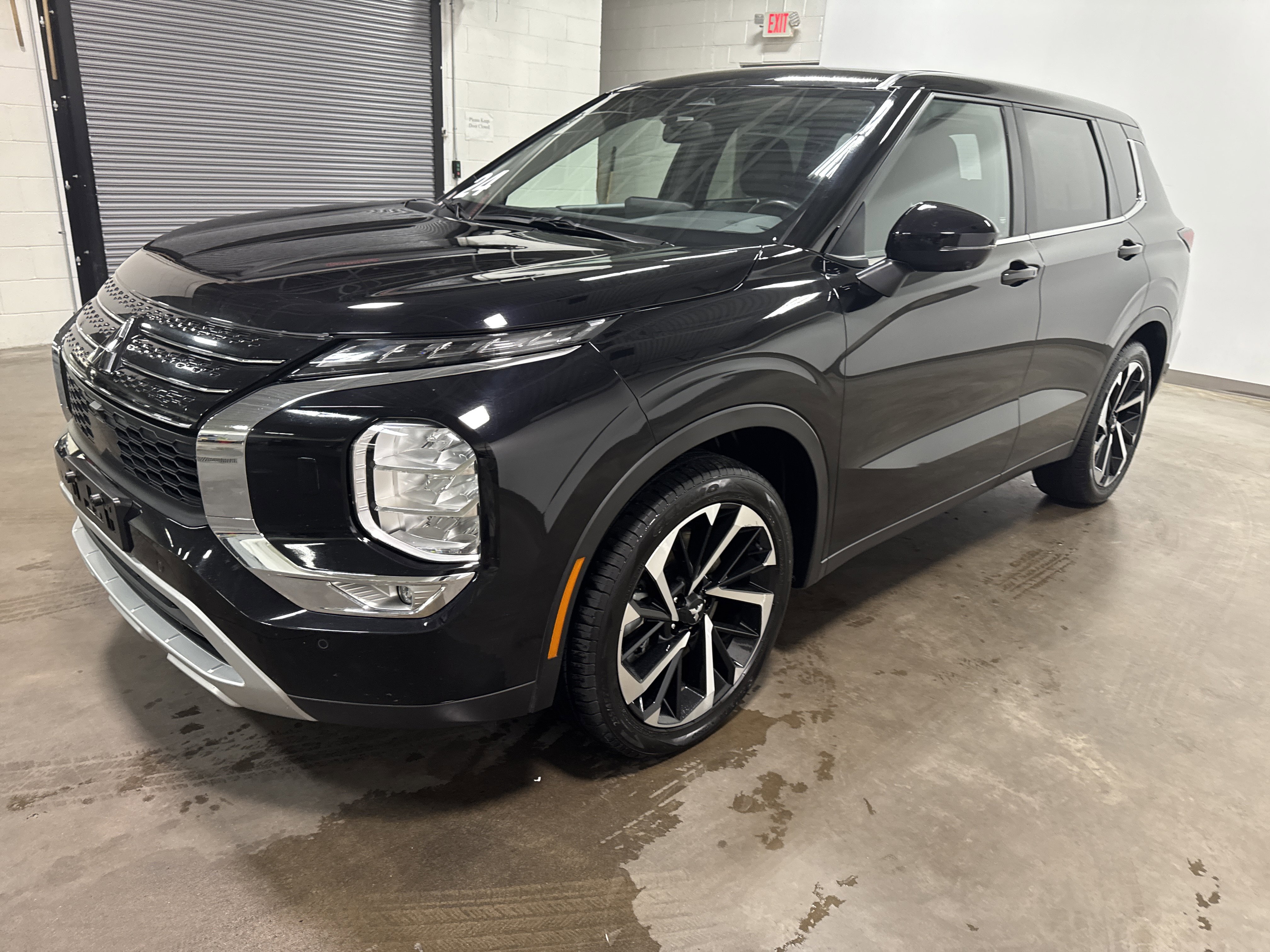 Used 2024 Mitsubishi Outlander SE image 6