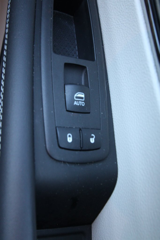 Used 2023 Chrysler Pacifica Limited w/ Uconnect Theater Family Group AWD/4WD image 27