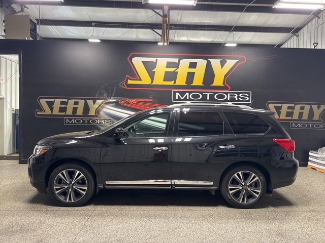 Used 2018 Nissan Pathfinder Platinum AWD/4WD image 2