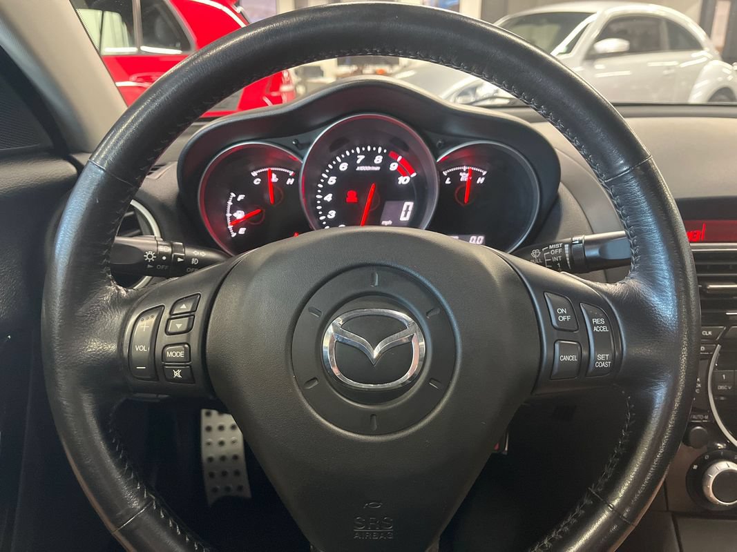 Used 2004 MAZDA RX-8 w/ MT Sport Pkg RWD image 37
