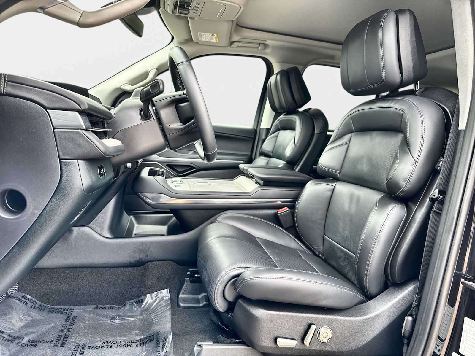 Used 2026 Lincoln Navigator Reserve AWD/4WD image 11