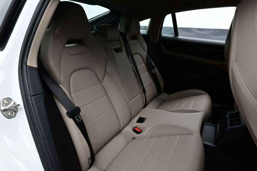 Certified 2026 Porsche Panamera w/ Premium Package RWD image 16