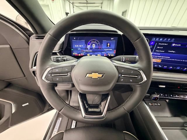 Certified 2026 Chevrolet Suburban Premier AWD/4WD image 11