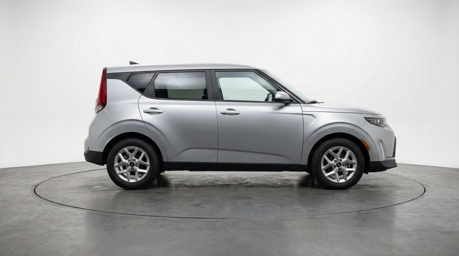 Used 2025 Kia Soul LX w/ LX Technology Package image 11