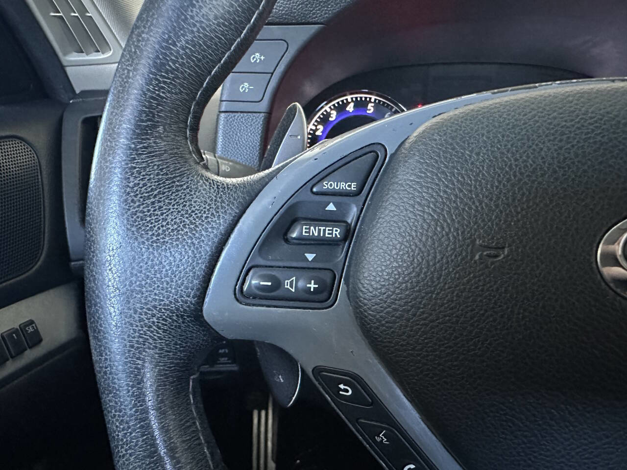 Used 2009 INFINITI G37 Journey w/ Premium Pkg image 25