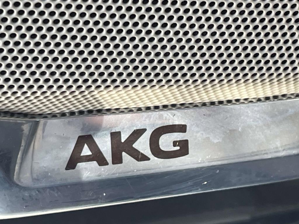 Used 2021 Cadillac Escalade ESV Premium Luxury w/ Driver Assist Tech Package image 18