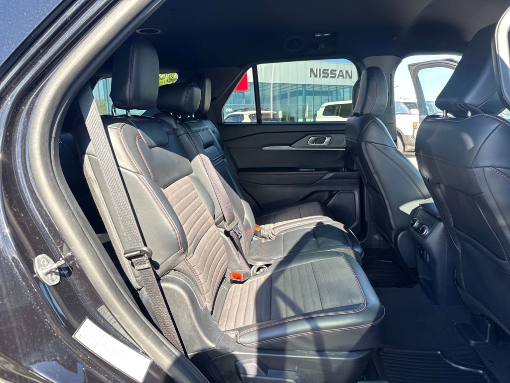 Used 2025 Ford Explorer ST-Line w/ ST-Line Street Pack image 42