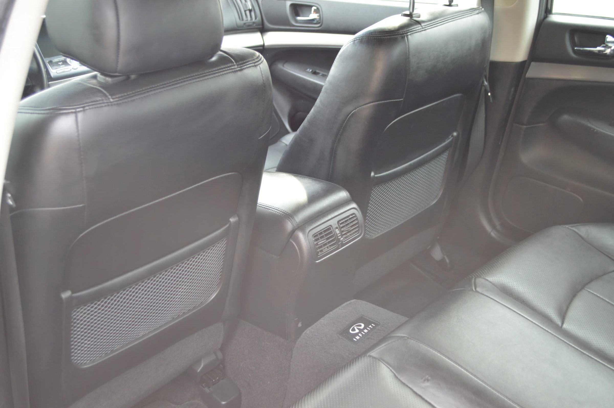 Used 2011 INFINITI G37 x Sedan w/ Premium Pkg image 14