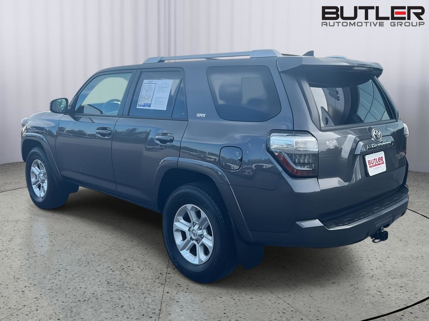Used 2016 Toyota 4Runner SR5 image 4