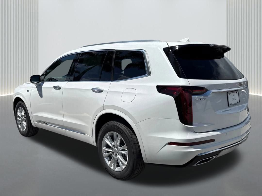 New 2025 Cadillac XT6 Luxury image 6