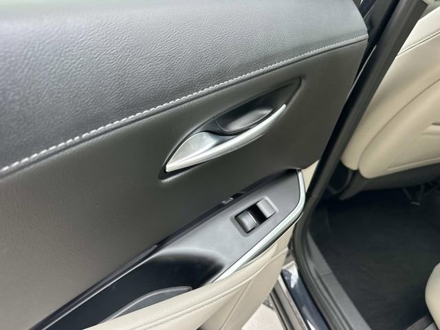 Certified 2022 Cadillac XT4 Luxury w/ Driver Awareness Package FWD image 15