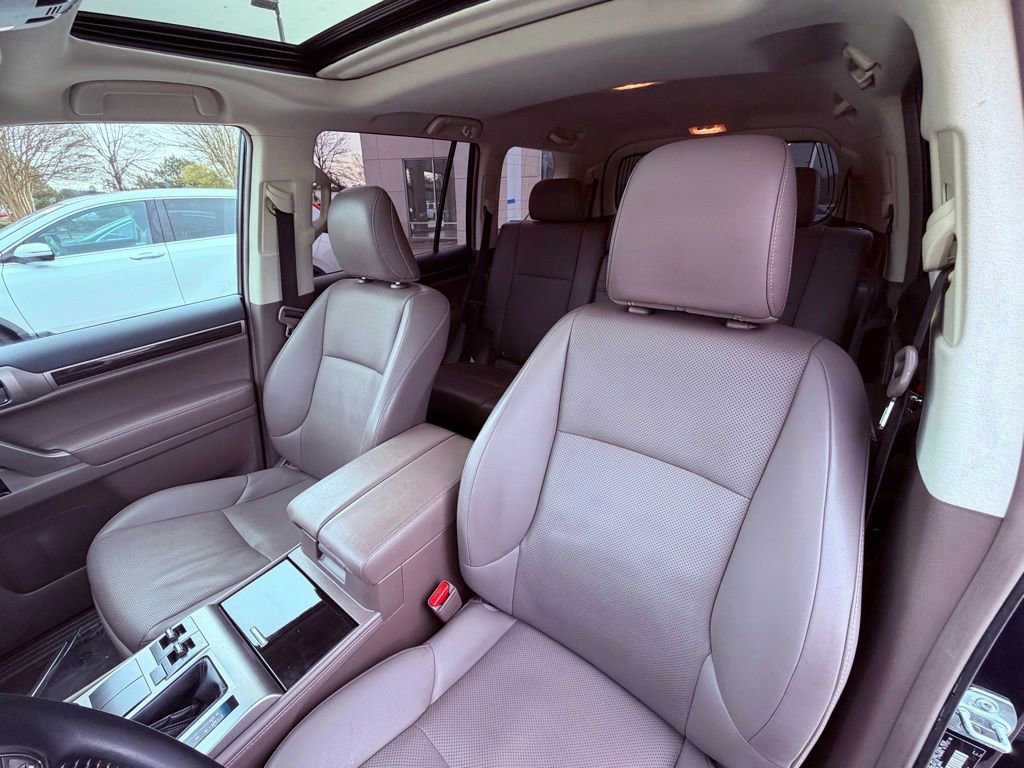 Used 2018 Lexus GX 460 image 10