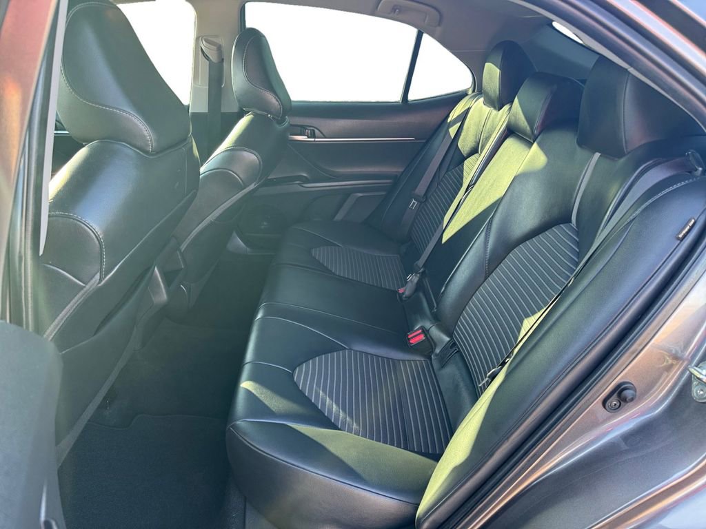 Used 2020 Toyota Camry SE image 14