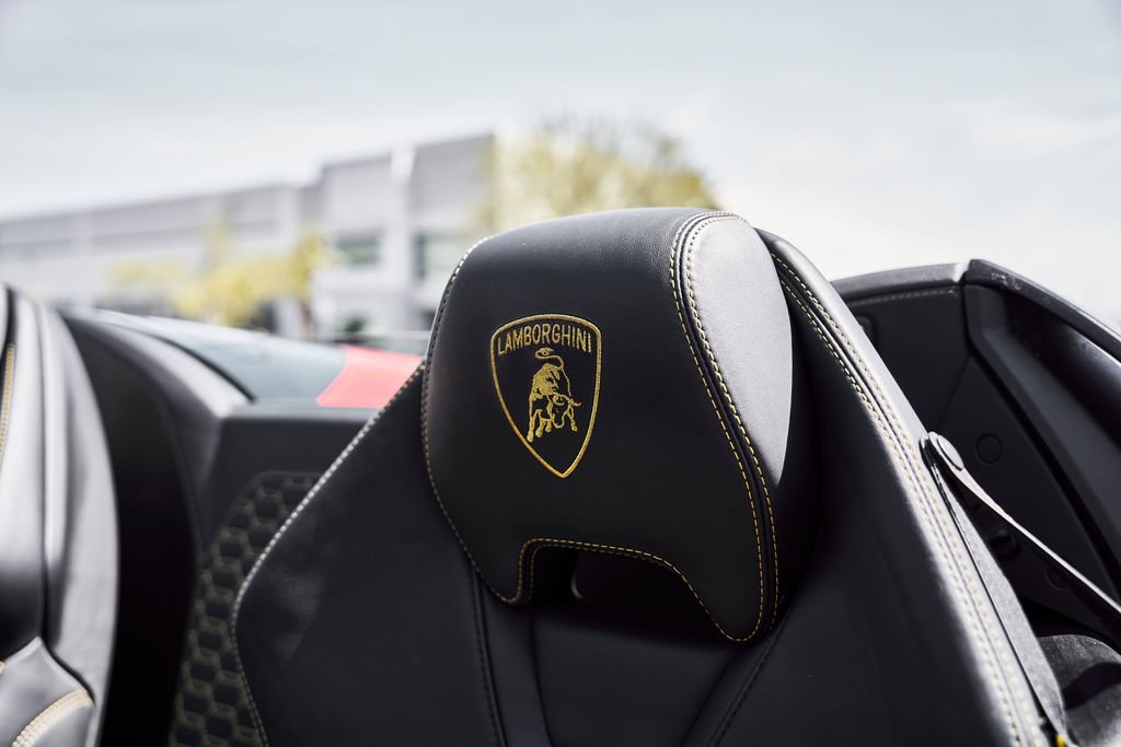 Used 2023 Lamborghini Huracan EVO RWD image 40