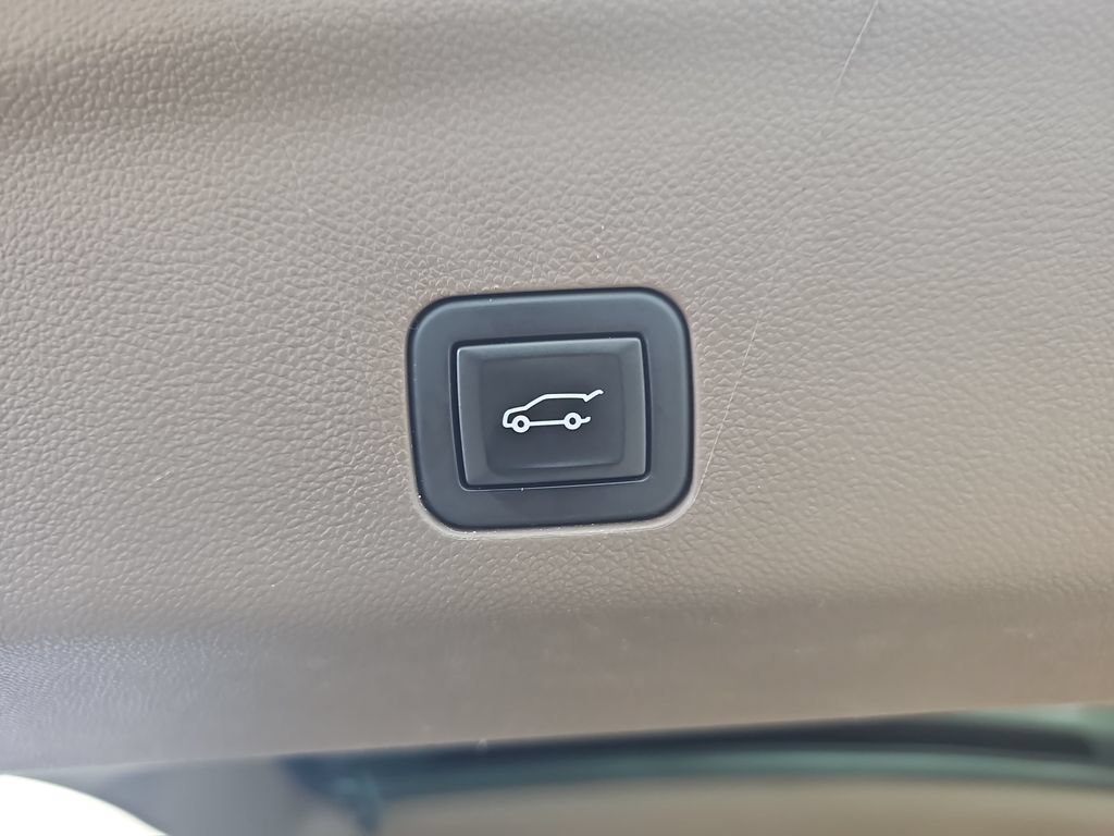 Used 2023 GMC Yukon Denali AWD/4WD image 14