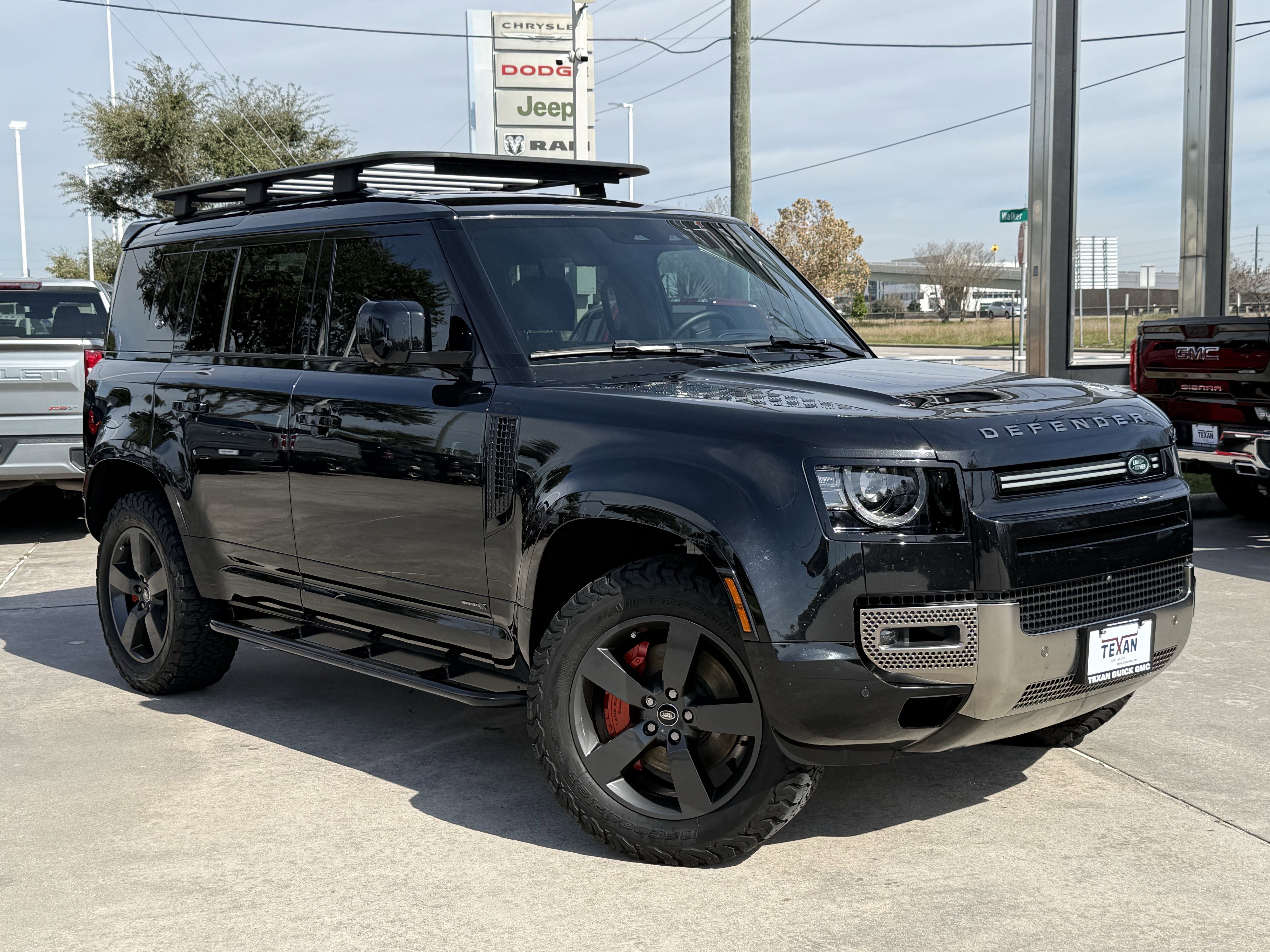 Used 2023 Land Rover Defender 110 X image 2