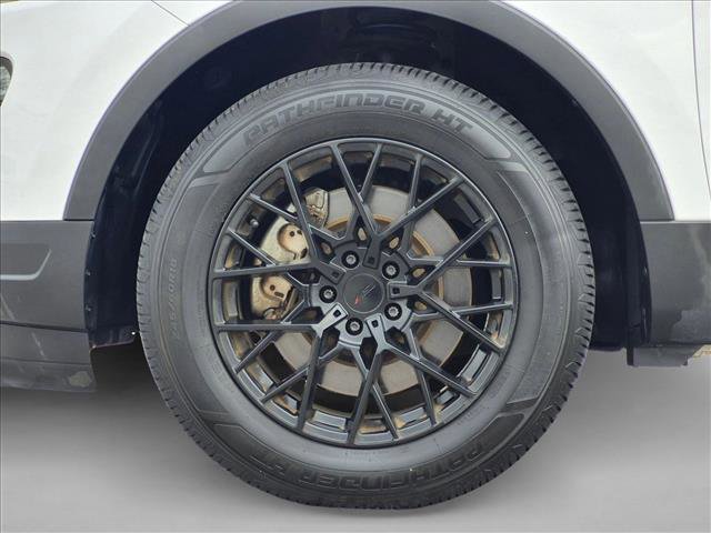 Used 2019 Ford Explorer XLT w/ Equipment Group 201A FWD image 24