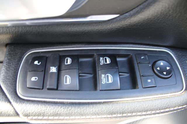 Used 2019 RAM 1500 Laramie AWD/4WD image 11