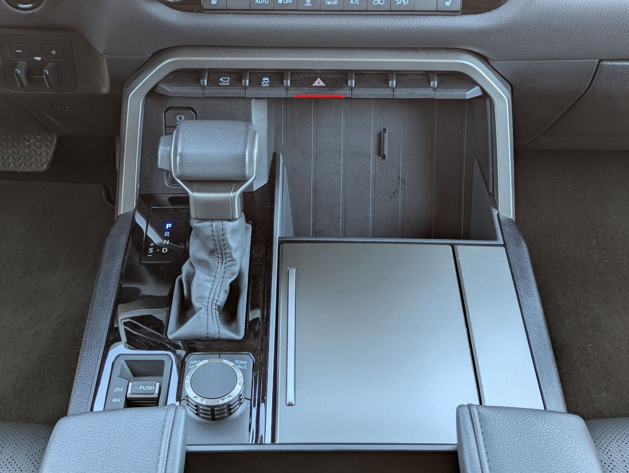 Used 2025 Toyota Sequoia SR5 w/ SR5 Premium Package AWD/4WD image 19