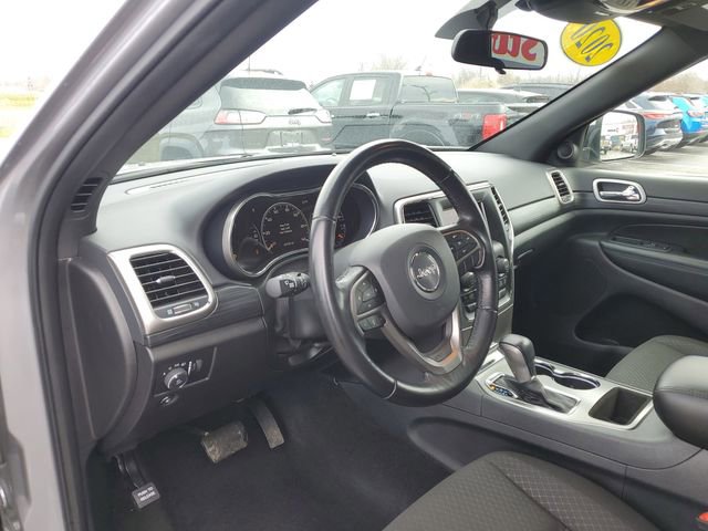 Used 2020 Jeep Grand Cherokee Laredo image 13