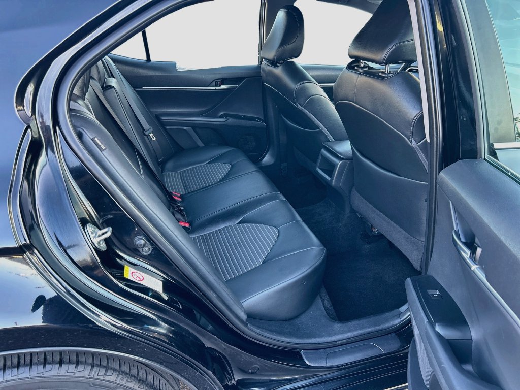 Used 2018 Toyota Camry SE FWD image 24