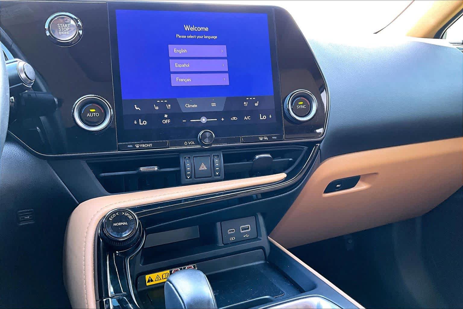 Used 2025 Lexus NX 250 FWD w/ Accessory Package (2T) image 35
