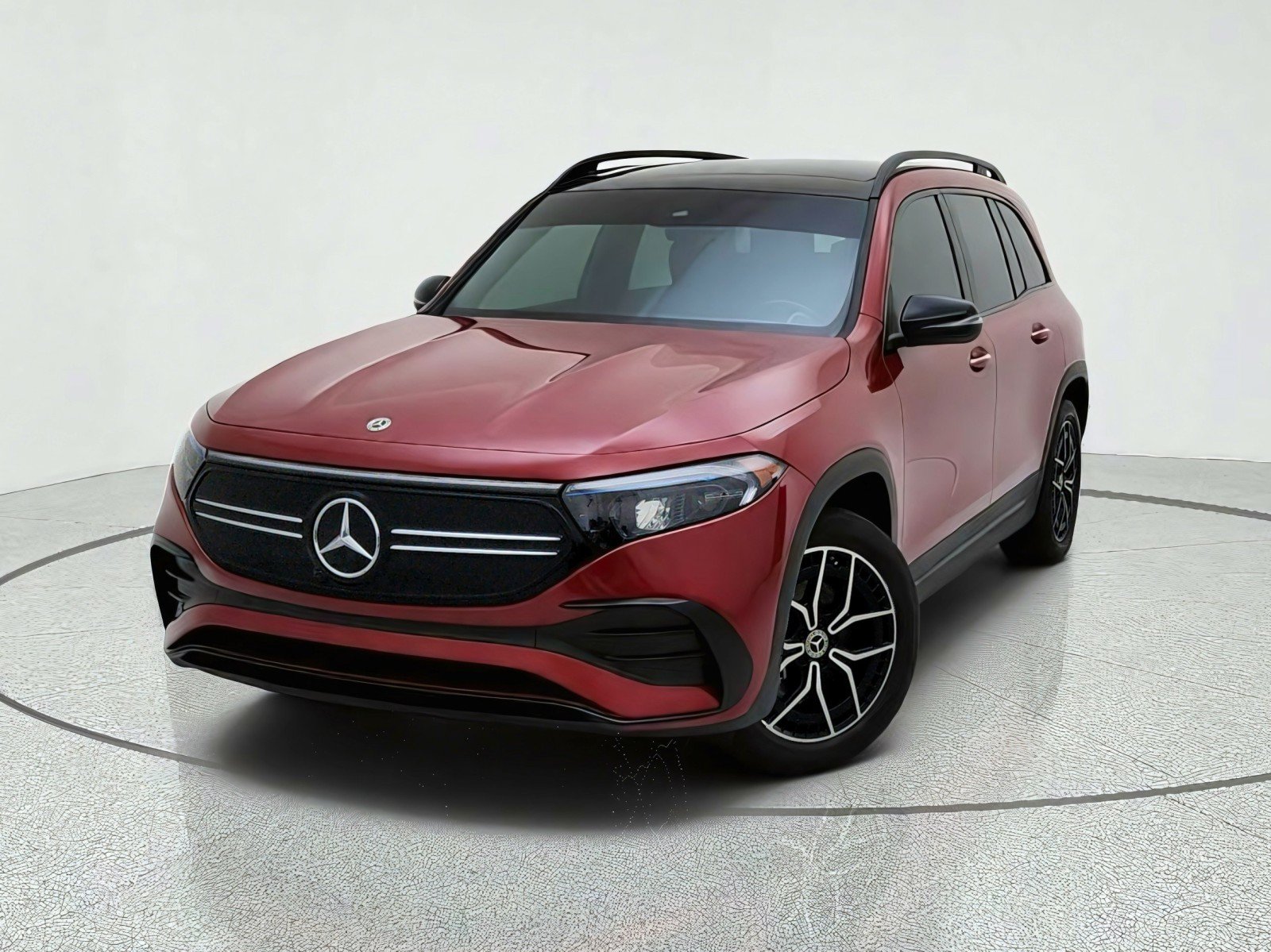 Used 2023 Mercedes-Benz EQB 350 4MATIC SUV image 2