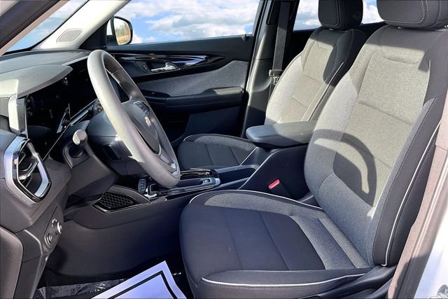 Certified 2024 Chevrolet TrailBlazer LT w/ Driver Confidence Package image 21