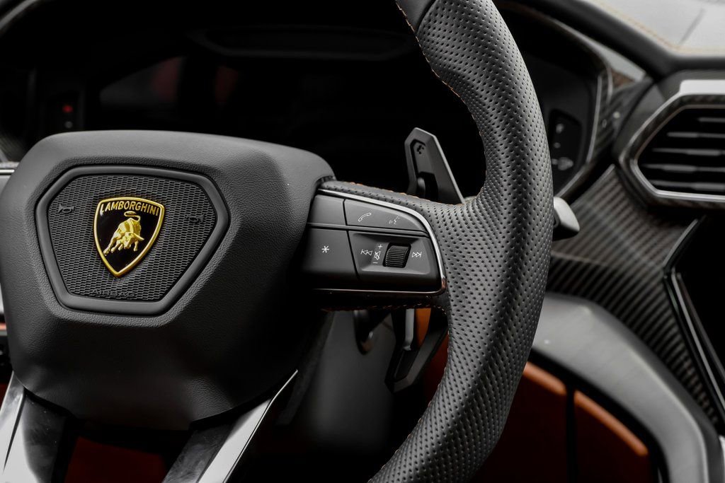 Used 2022 Lamborghini Urus image 15