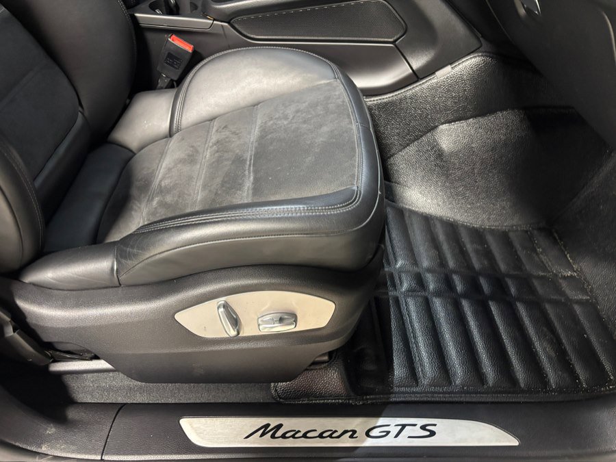 Used 2018 Porsche Macan GTS w/ Premium Package Plus image 21