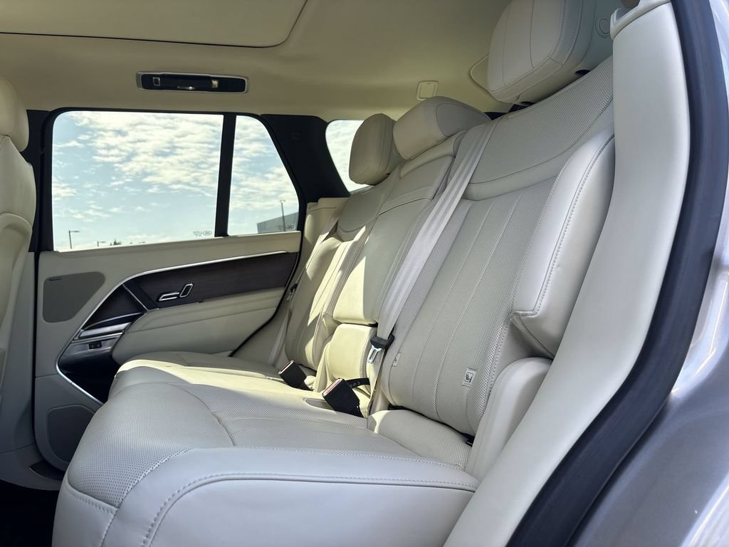Certified 2023 Land Rover Range Rover SE AWD/4WD image 15