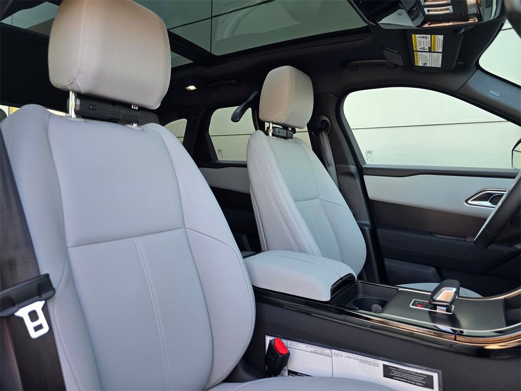 New 2026 Land Rover Range Rover Velar Dynamic SE image 31