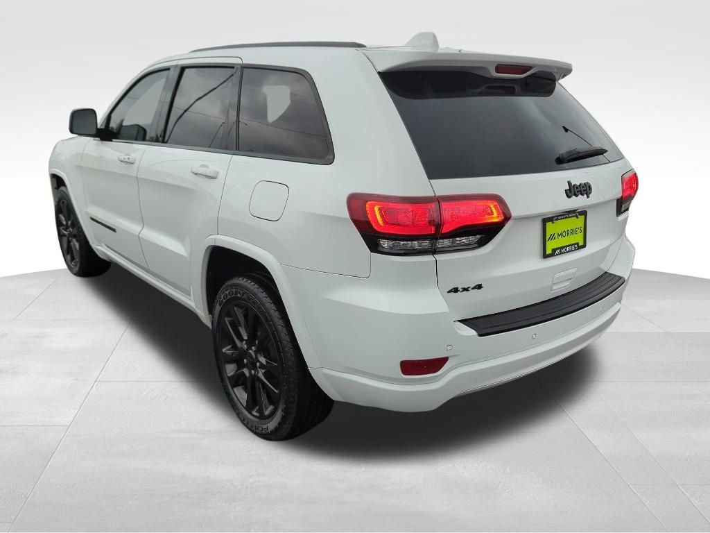 Used 2018 Jeep Grand Cherokee Altitude AWD/4WD image 4