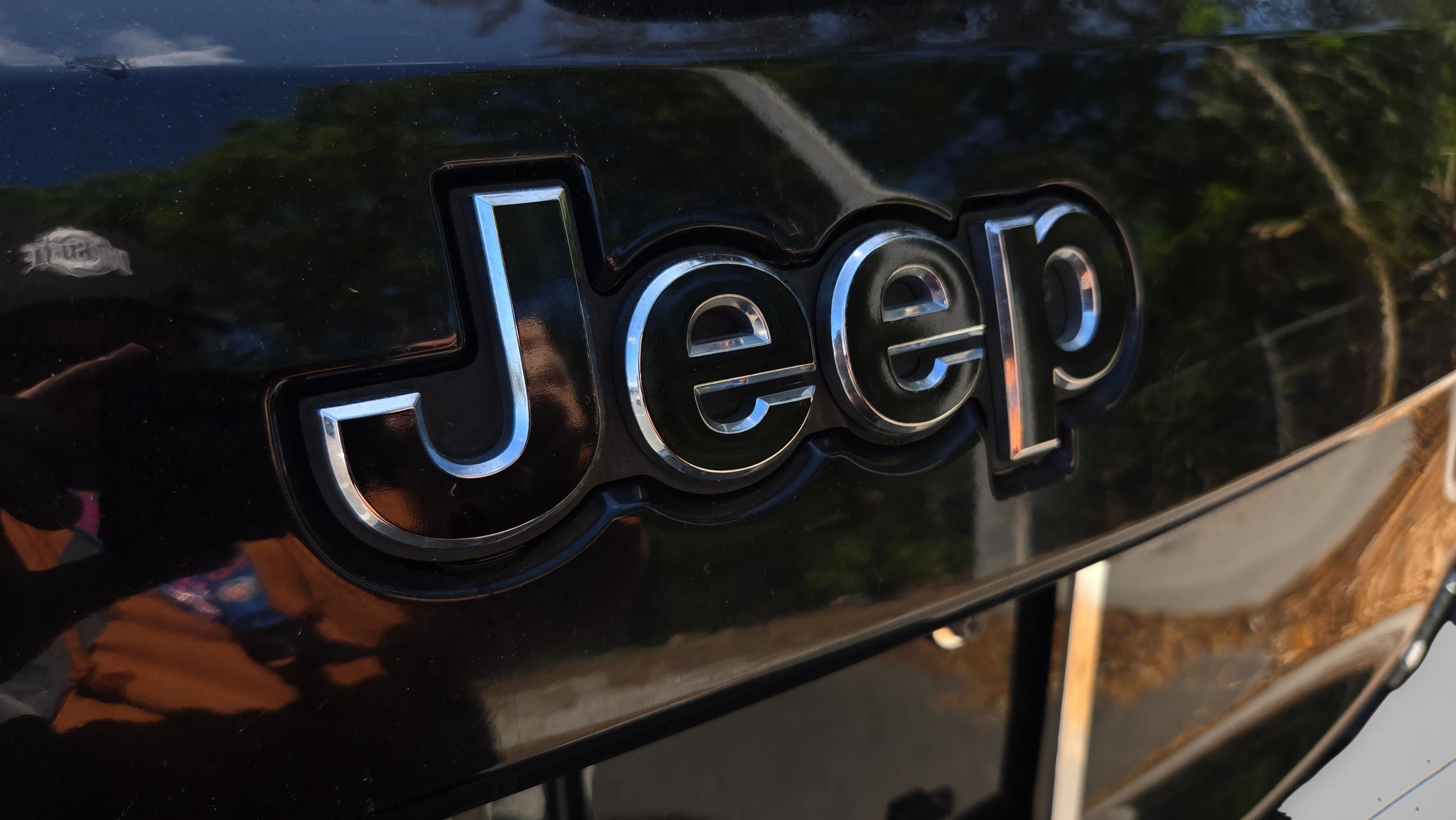 Used 2017 Jeep Grand Cherokee Laredo w/ Quick Order Package 23E image 15